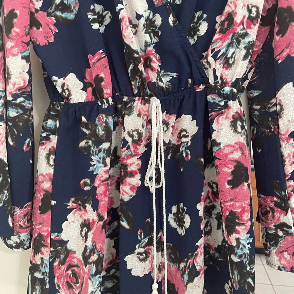 Floral Women's Romper - Navy‎ and Pink - Size Small - Picture 7 of 10